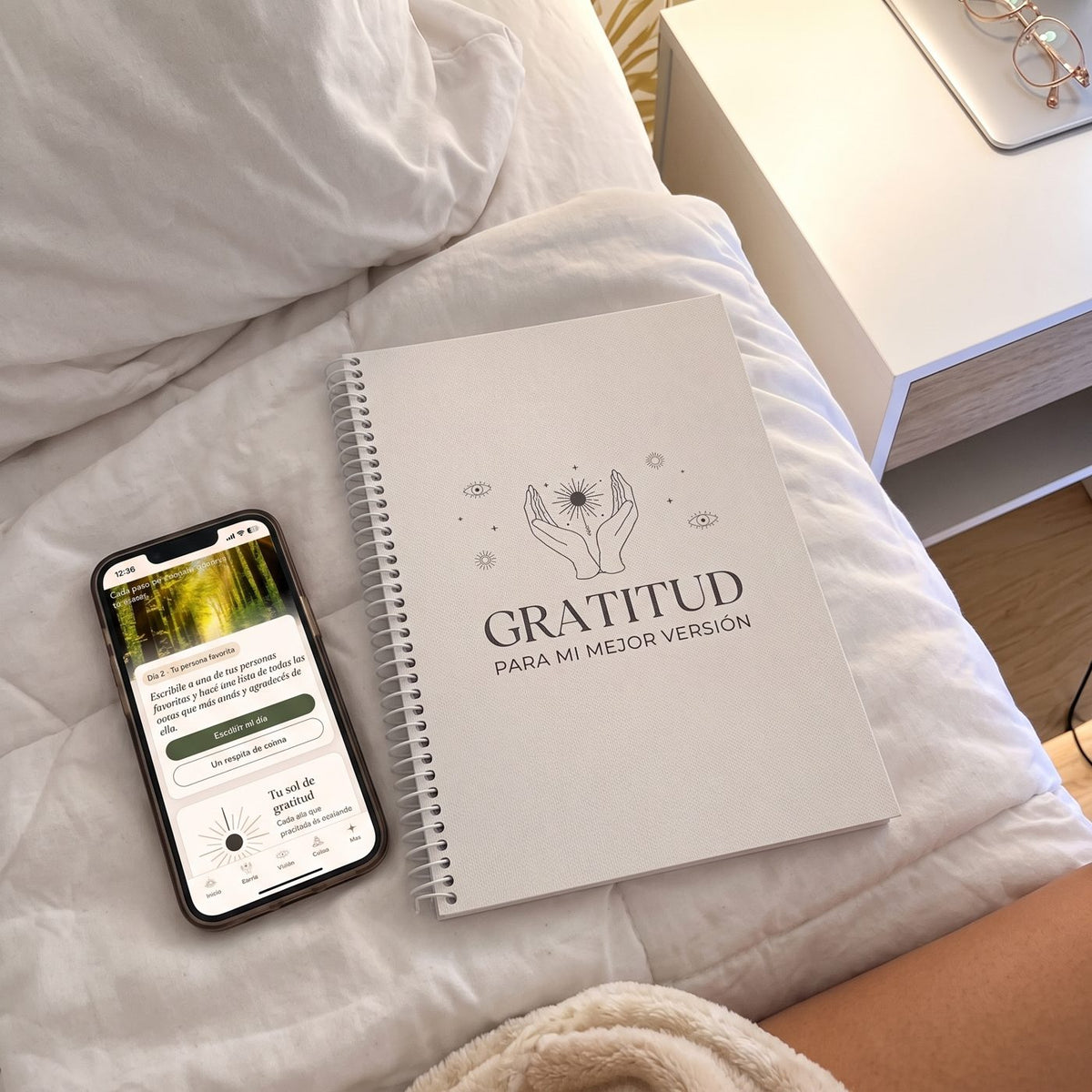 App 21 días de gratitud en el celular junto al diario Gratitud para mi mejor versión