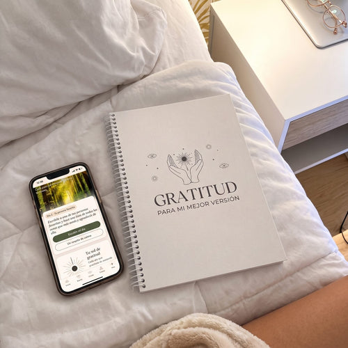 App 21 días de gratitud en el celular junto al diario Gratitud para mi mejor versión